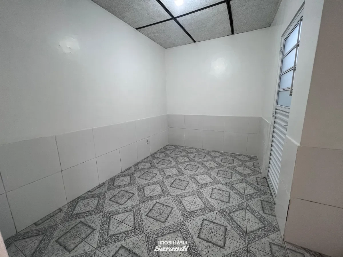 Imagem de Casa de alvenaria com 2 dormitorios, área de serviço com churrasqueira fechada.