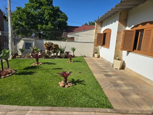 Imagem de EXELENTE OPORTUNIDADE, casa de alvenaria semi- mobiliada, três dormitórios Bairro Minuano Porto Alegre