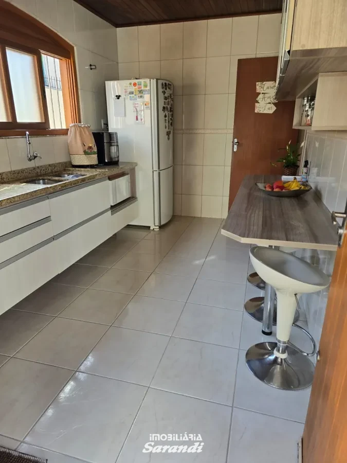 Imagem de EXELENTE OPORTUNIDADE, casa de alvenaria semi- mobiliada, três dormitórios Bairro Minuano Porto Alegre