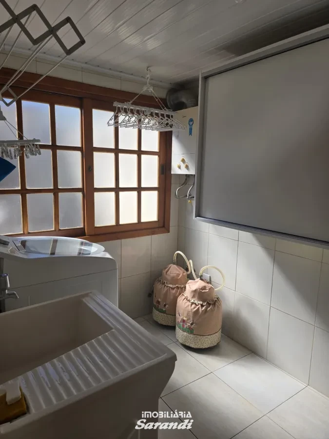 Imagem de EXELENTE OPORTUNIDADE, casa de alvenaria semi- mobiliada, três dormitórios Bairro Minuano Porto Alegre