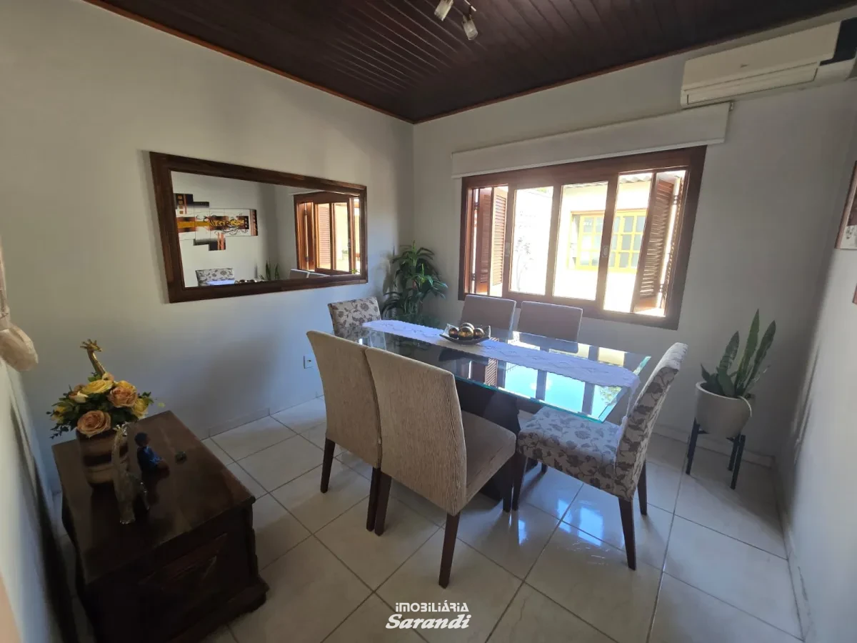 Imagem de EXELENTE OPORTUNIDADE, casa de alvenaria semi- mobiliada, três dormitórios Bairro Minuano Porto Alegre