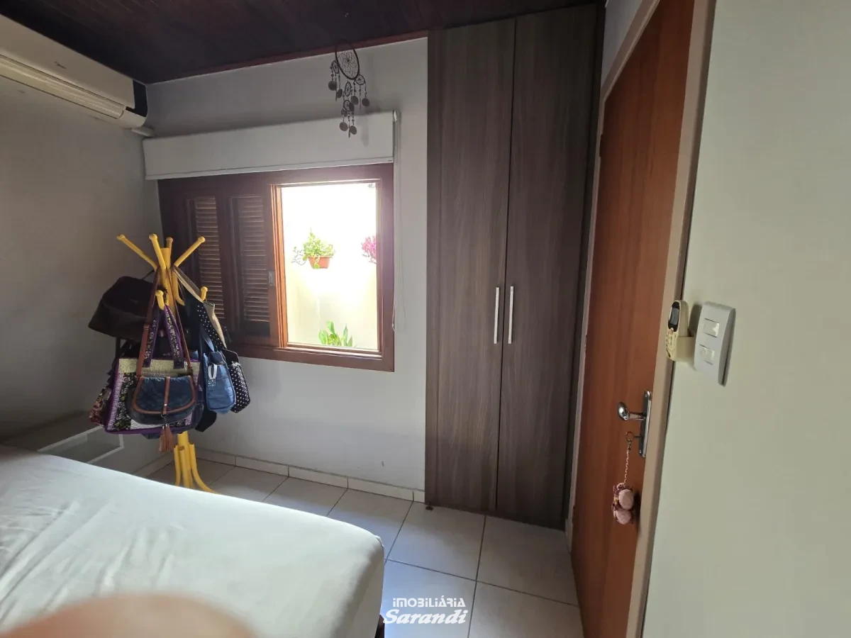 Imagem de EXELENTE OPORTUNIDADE, casa de alvenaria semi- mobiliada, três dormitórios Bairro Minuano Porto Alegre