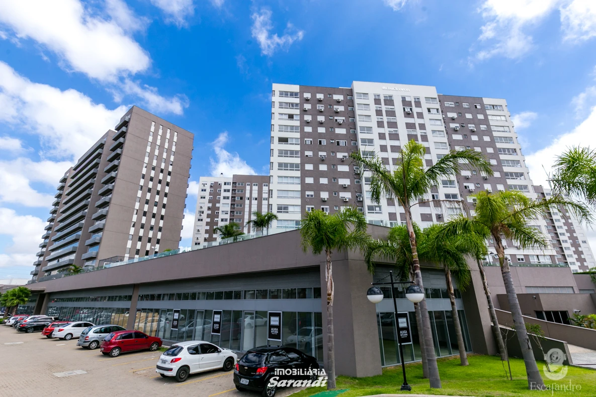 Sala comercial de frente com 35m², piso porcelanato, ar condicionado e banheiro - São Sebastião, Porto Alegre [4166]