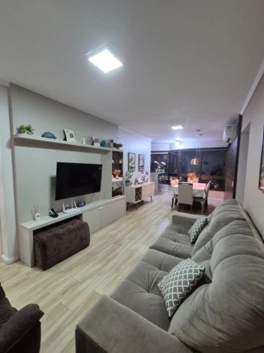 Imagem de Apartamento 3 dormitórios, suíte, vista e 2 vagas lado a lado no bairro Vila Ipiranga