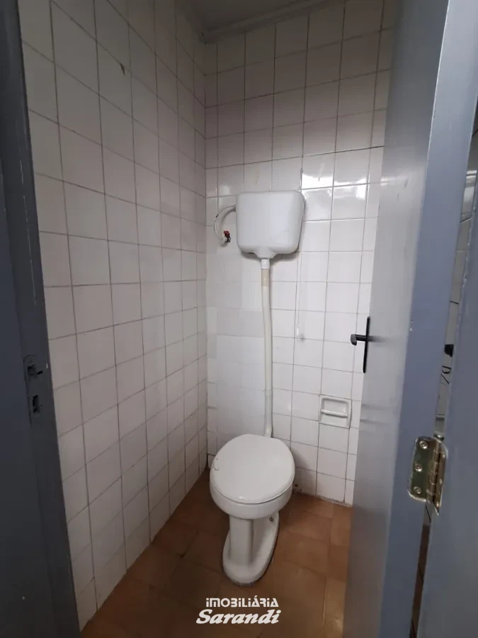 Loja comercial com aproximadamente 90m², possui banheiro e estacionamento frontal - Sarandi, Porto Alegre [1533]