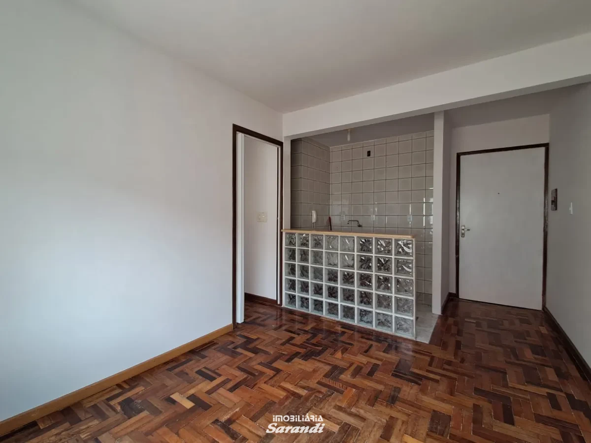 Apartamento JK com um dormitório separado, sala e cozinha conjugada, banheiro. - Jardim Leopoldina, Porto Alegre [303]