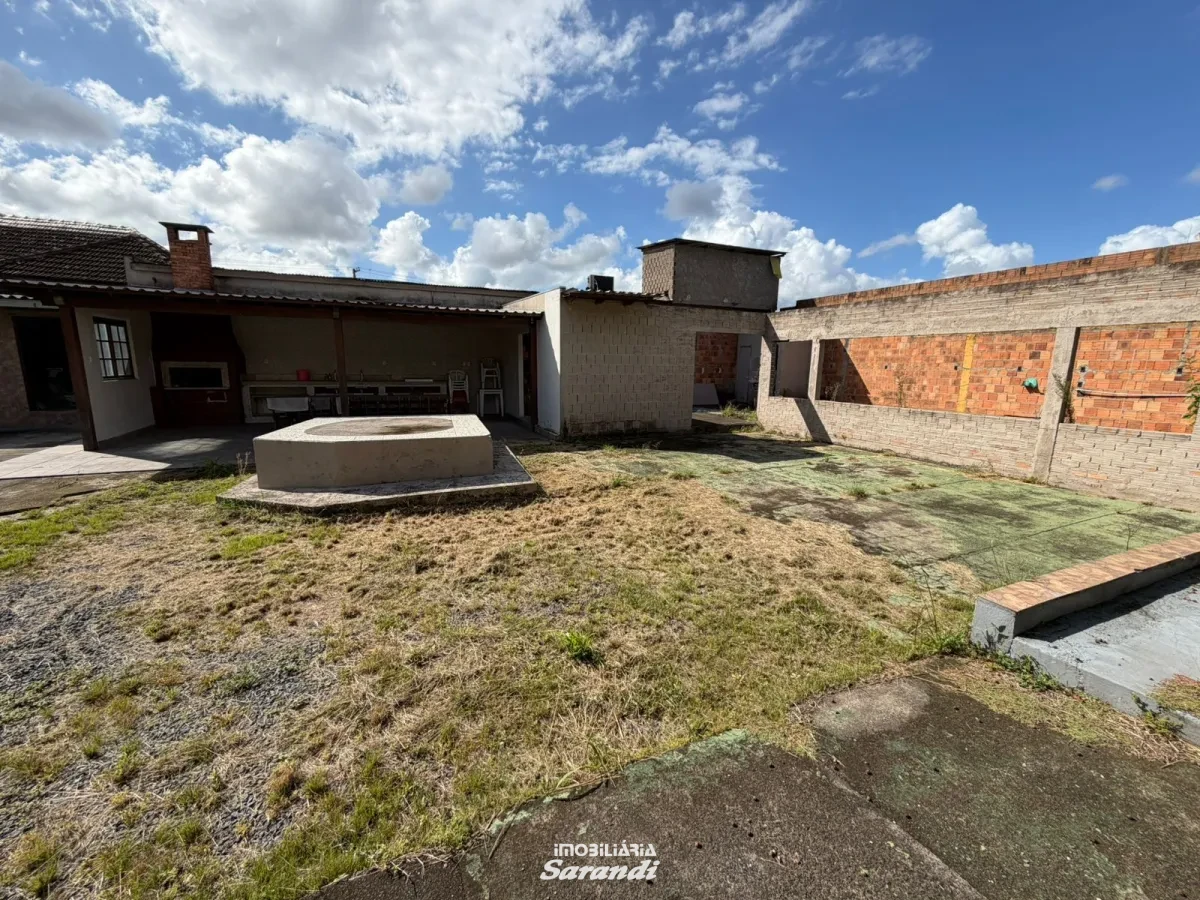 Terreno com aproximadamente 312m² - Área coberta com churrasqueira de aproximadamente 31,54m² - Santa Rosa de Lima, Porto Alegre [4198]