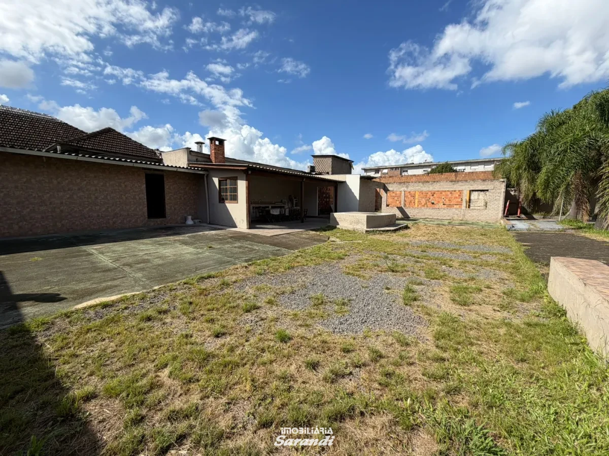 Terreno com aproximadamente 312m² - Área coberta com churrasqueira de aproximadamente 31,54m² - Santa Rosa de Lima, Porto Alegre [4198]