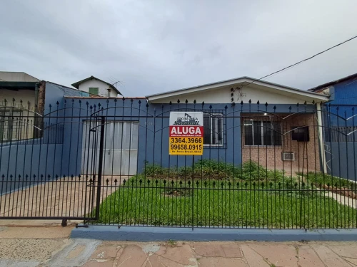 Imagem de Casa de alvenaria com piscina no bairro Sarandi