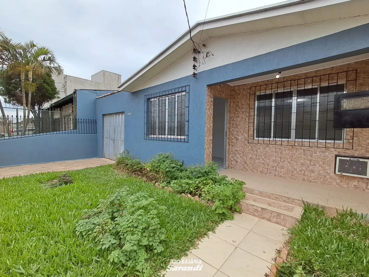 Imagem de Casa de alvenaria com piscina no bairro Sarandi