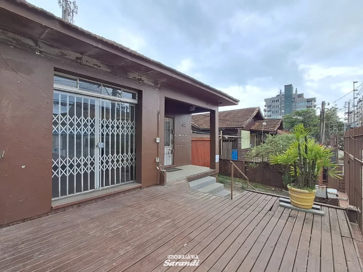 Imagem de Casa comercial com 5 salas e casa auxiliar