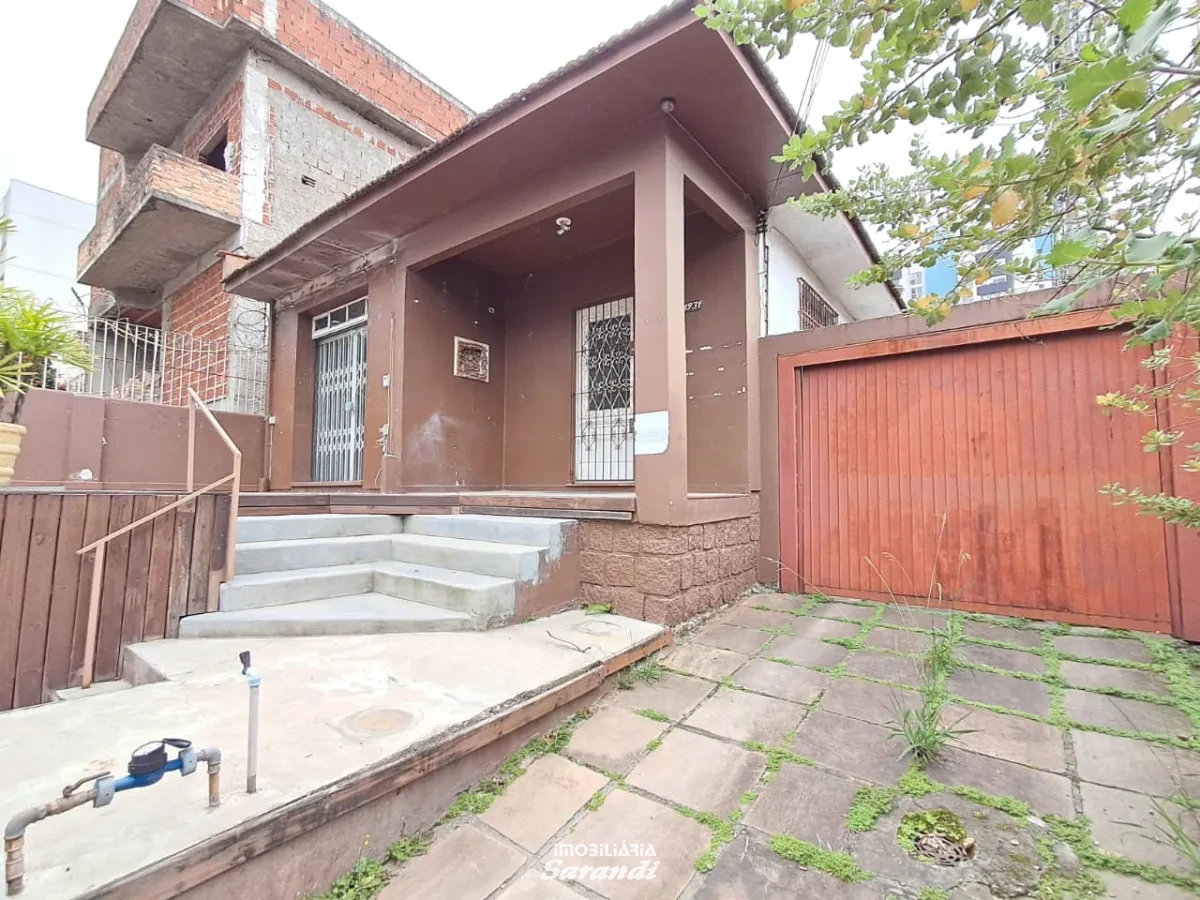 Imagem de Casa comercial com 5 salas e casa auxiliar