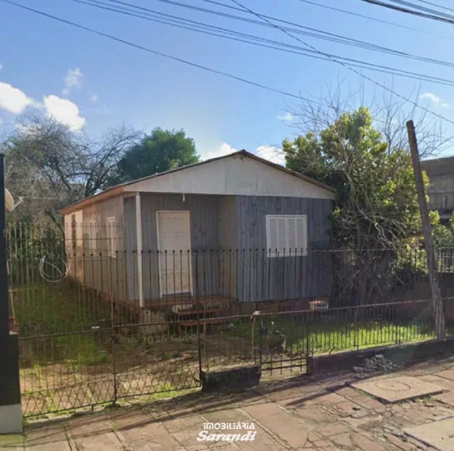 Uma casa de madeira construída em terreno de 300,00² bairro sarandi Porto Alegre - Sarandi, Porto Alegre [4206]
