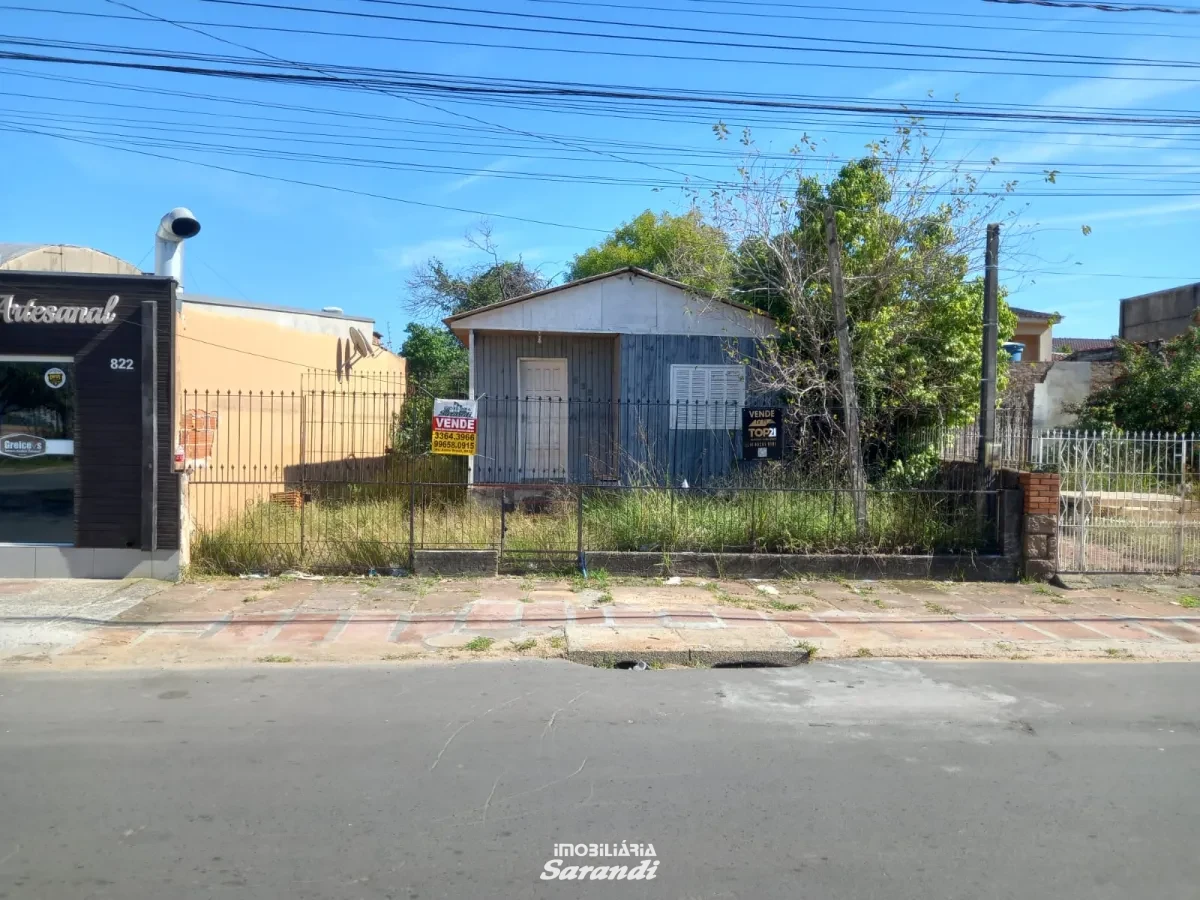 Uma casa de madeira construída em terreno de 300,00² bairro sarandi Porto Alegre - Sarandi, Porto Alegre [4206]