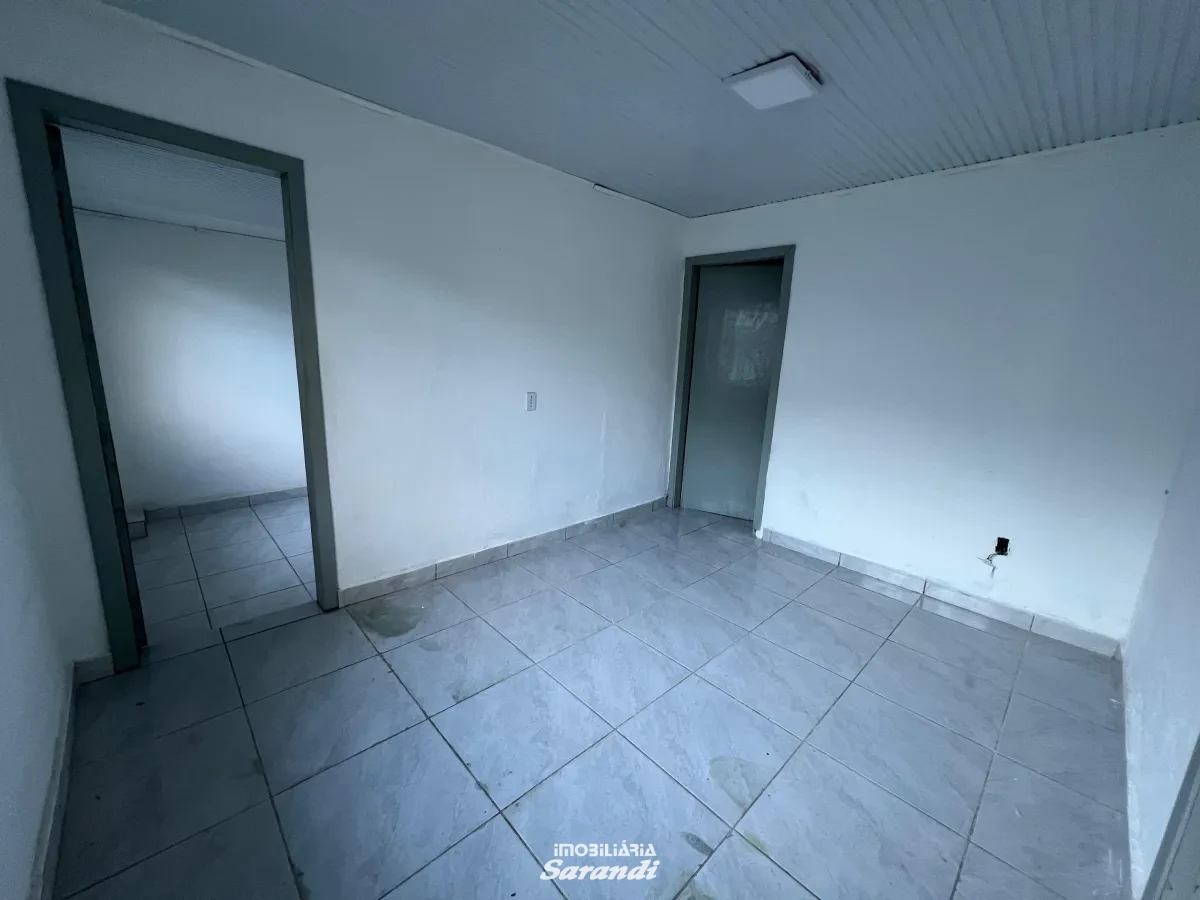 Casa (fundos) com 02 dormitórios, cozinha, sala e banheiro. - Sarandi, Porto Alegre [2836]