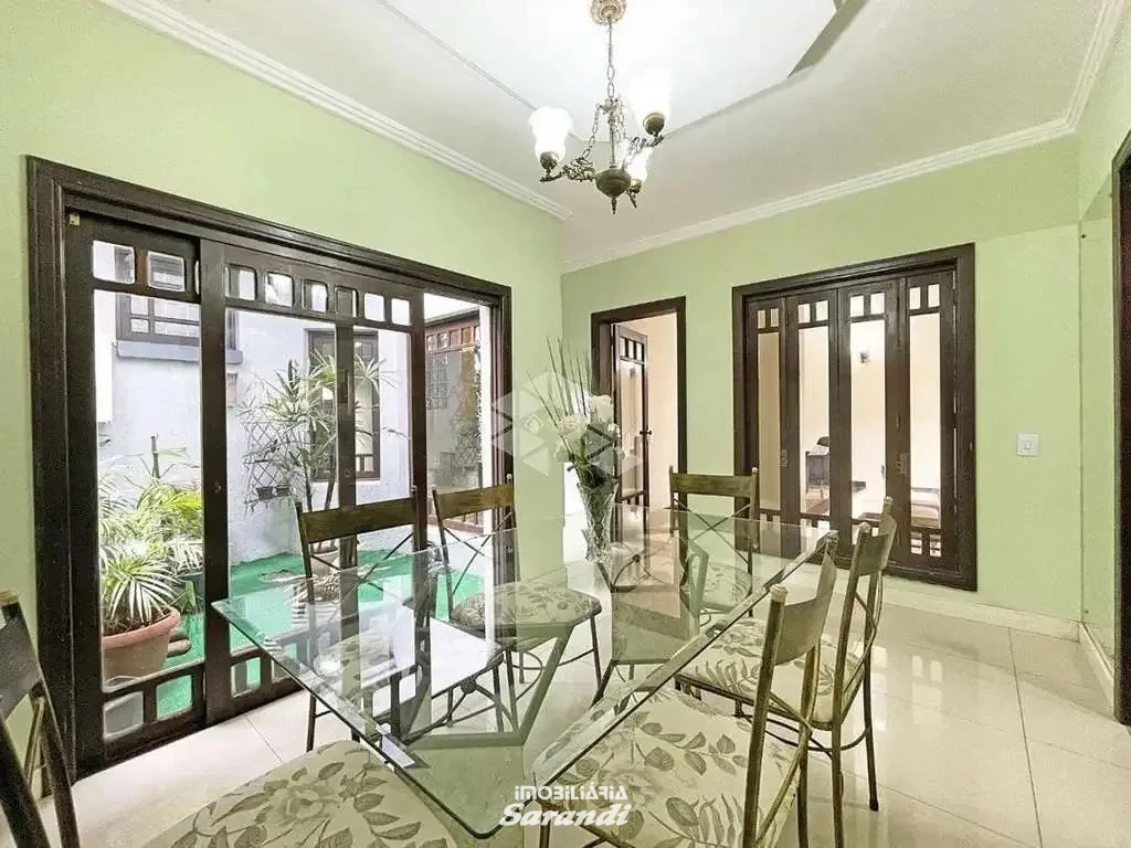 EXELENTE OPORTUNIDADE PARA NEGOCIAÇÃO, Sobrado área de 268,12m² quatro dormitórios, duas suítes closet bairro sarandi Porto Alegre - Sarandi, Porto Alegre [4244]