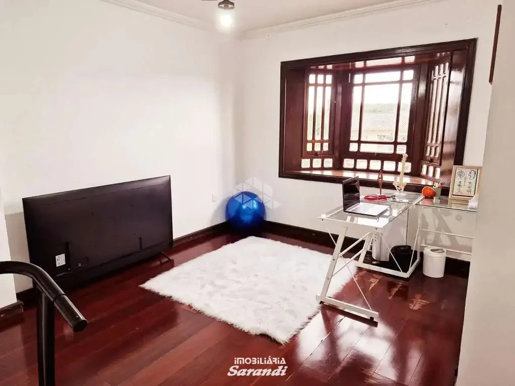 EXELENTE OPORTUNIDADE PARA NEGOCIAÇÃO, Sobrado área de 268,12m² quatro dormitórios, duas suítes closet bairro sarandi Porto Alegre - Sarandi, Porto Alegre [4244]