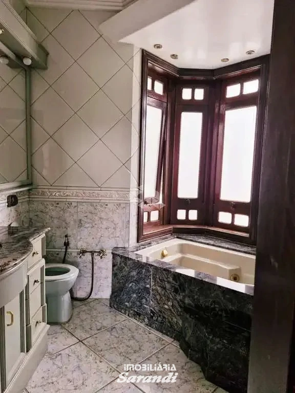 EXELENTE OPORTUNIDADE PARA NEGOCIAÇÃO, Sobrado área de 268,12m² quatro dormitórios, duas suítes closet bairro sarandi Porto Alegre - Sarandi, Porto Alegre [4244]