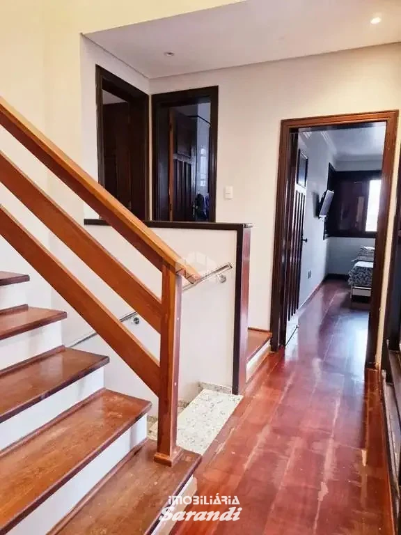 EXELENTE OPORTUNIDADE PARA NEGOCIAÇÃO, Sobrado área de 268,12m² quatro dormitórios, duas suítes closet bairro sarandi Porto Alegre - Sarandi, Porto Alegre [4244]
