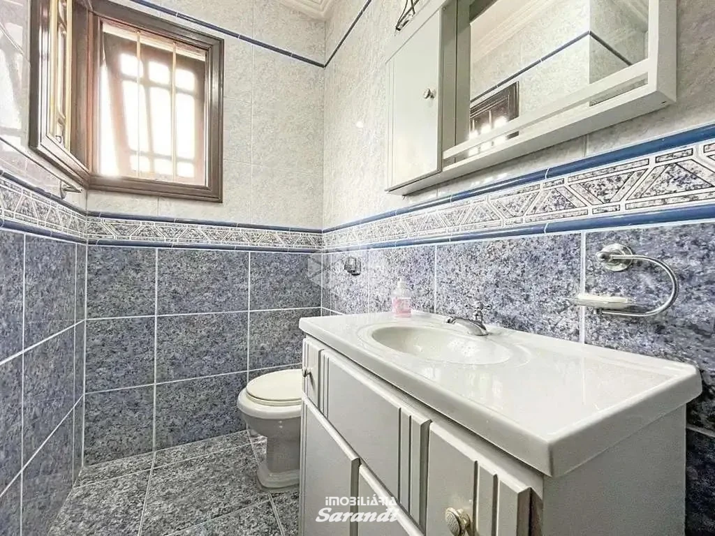 EXELENTE OPORTUNIDADE PARA NEGOCIAÇÃO, Sobrado área de 268,12m² quatro dormitórios, duas suítes closet bairro sarandi Porto Alegre - Sarandi, Porto Alegre [4244]