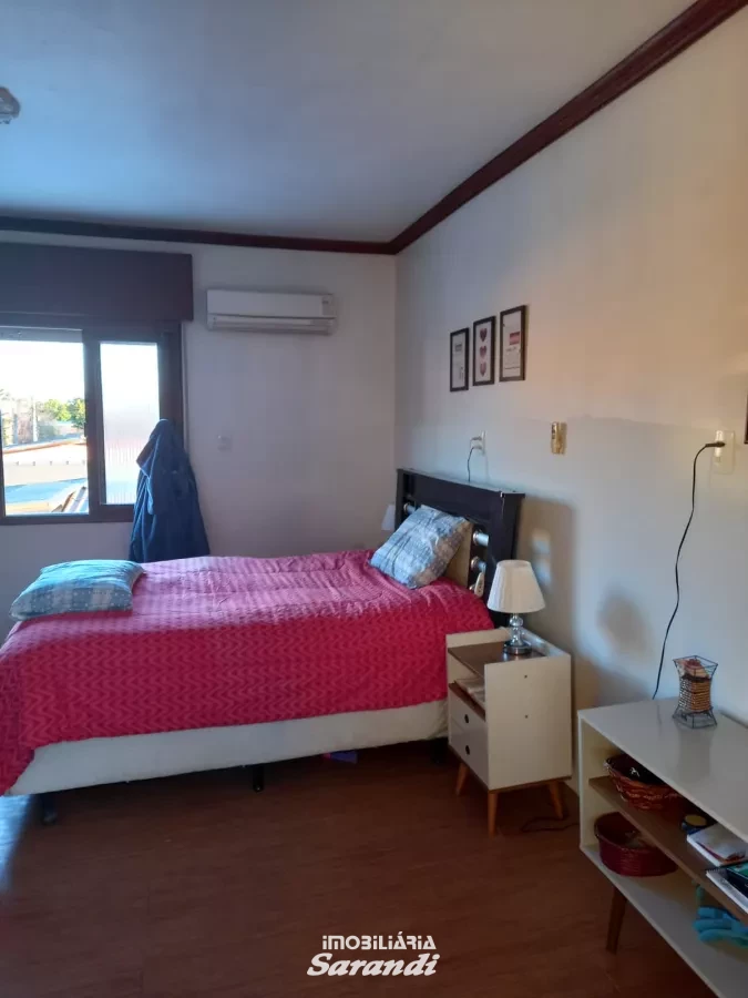 Sobrado de alvenaria com área de 187,93m² com dois dormitórios ambos com suíte bairro sarandi Porto Alegre - Sarandi, Porto Alegre [4250]