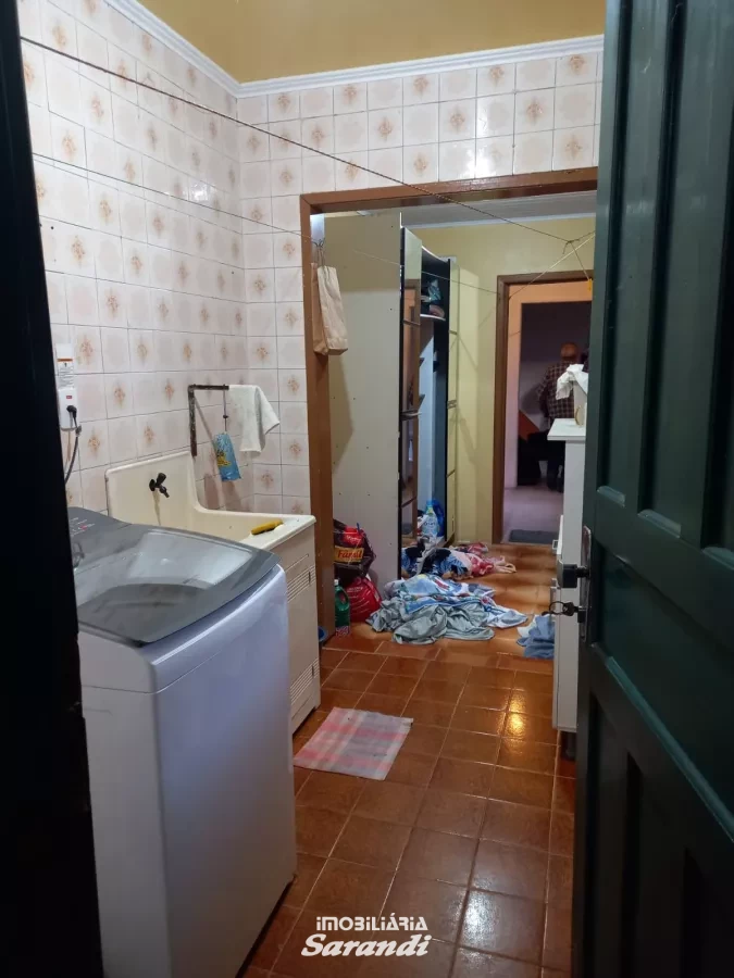 Sobrado de alvenaria com área de 187,93m² com dois dormitórios ambos com suíte bairro sarandi Porto Alegre - Sarandi, Porto Alegre [4250]
