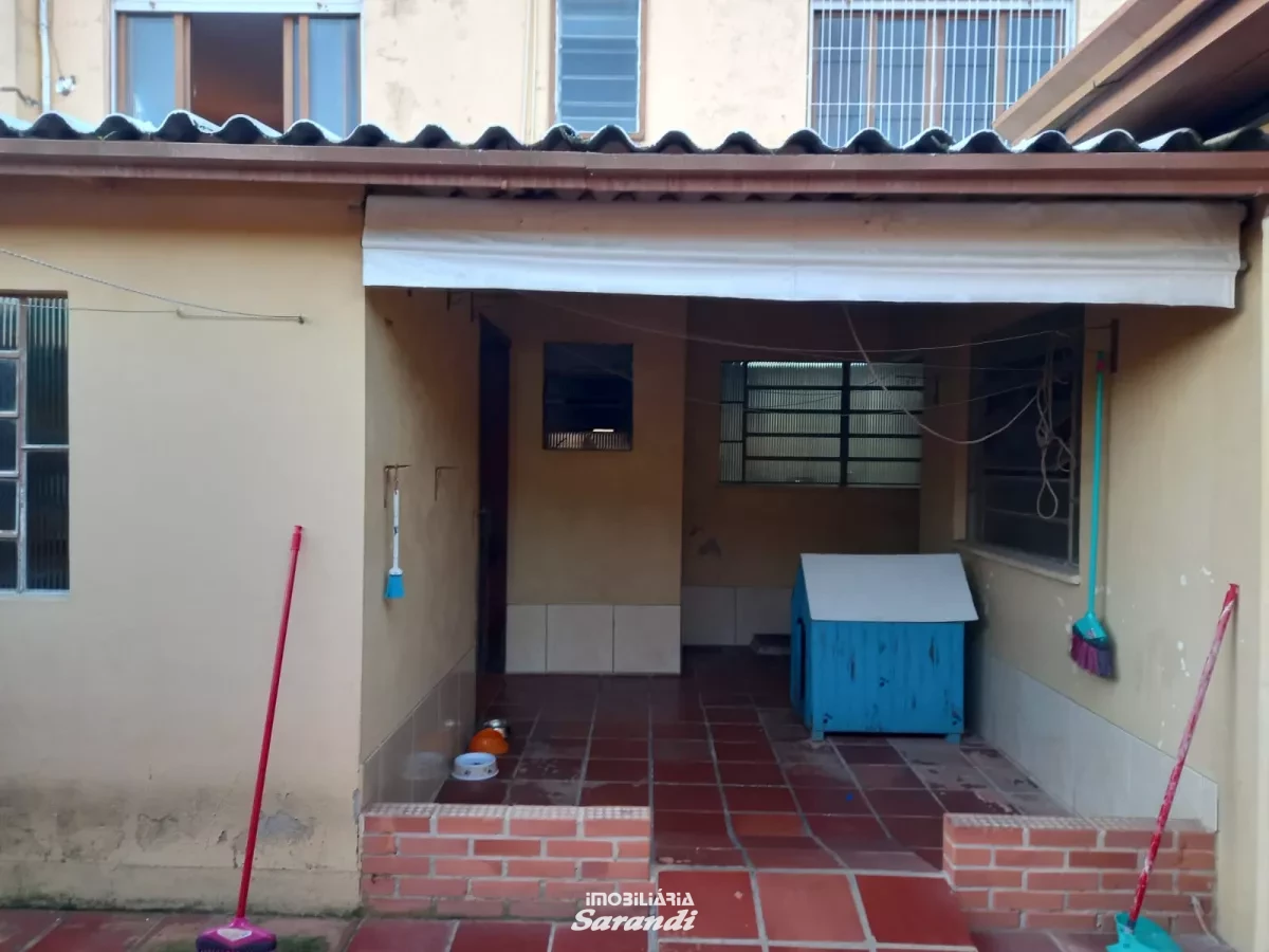 Sobrado de alvenaria com área de 187,93m² com dois dormitórios ambos com suíte bairro sarandi Porto Alegre - Sarandi, Porto Alegre [4250]