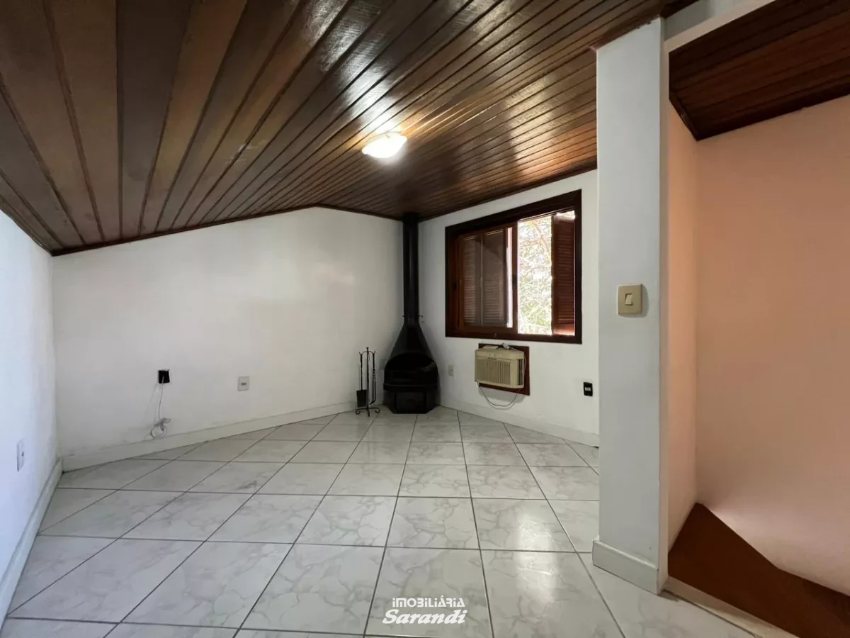 Um sobrado de alvenaria com área privativa de 70,63m² com três dormitórios situado em avenida movimentada no bairro sarandi em Porto Alegre. - Sarandi, Porto Alegre [4253]