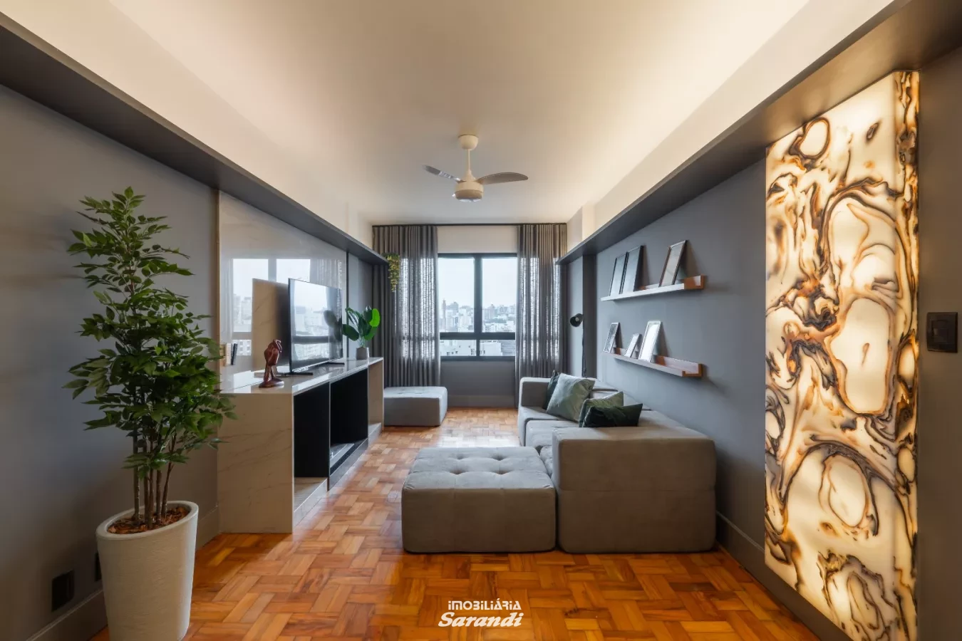 Conjunto residencial localizado no centro de Porto Alegre com um dormitório totalmente mobiliado - Centro Histórico, Porto Alegre [4255]