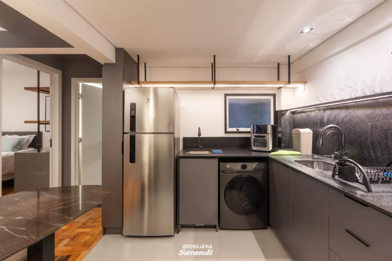 Conjunto residencial localizado no centro de Porto Alegre com um dormitório totalmente mobiliado - Centro Histórico, Porto Alegre [4255]