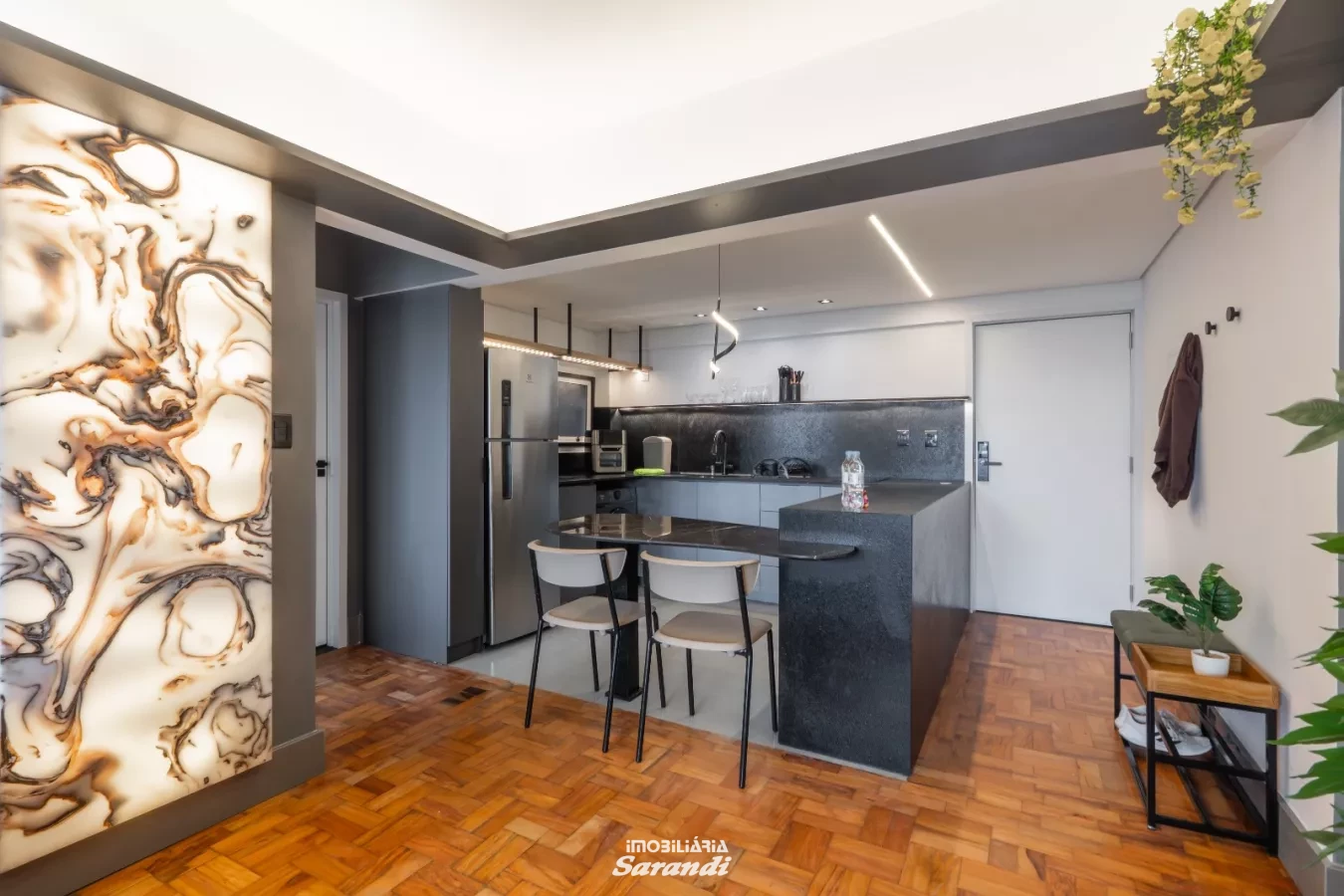 Conjunto residencial localizado no centro de Porto Alegre com um dormitório totalmente mobiliado - Centro Histórico, Porto Alegre [4255]