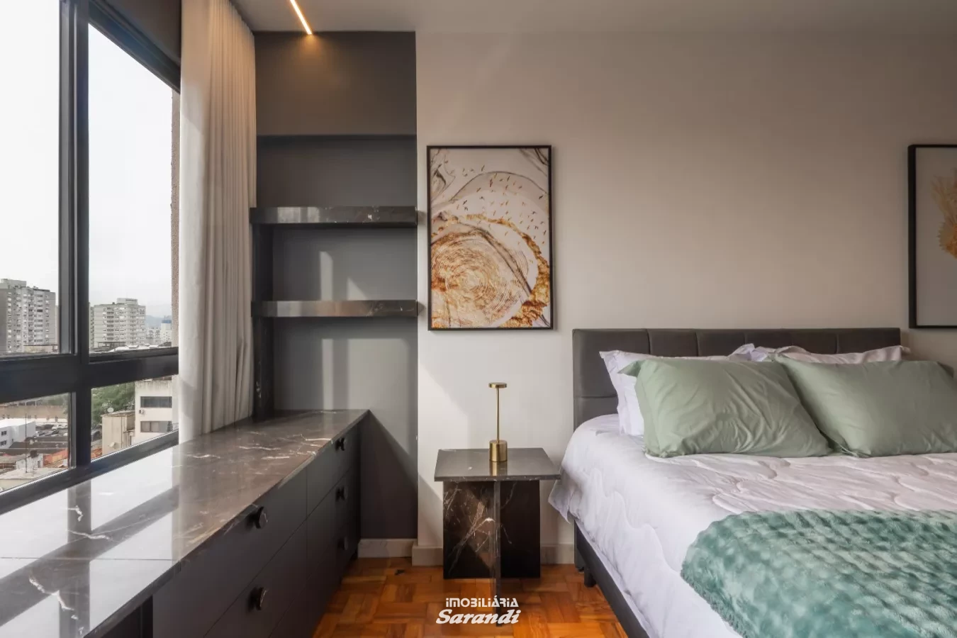 Conjunto residencial localizado no centro de Porto Alegre com um dormitório totalmente mobiliado - Centro Histórico, Porto Alegre [4255]