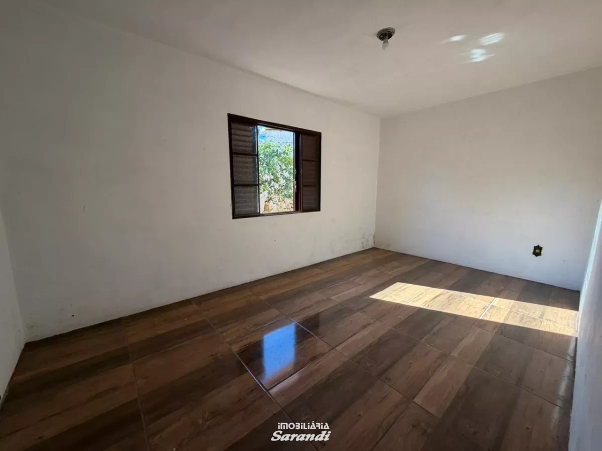 Casa para alugar com 3 dormitórios, suíte, garagem ampla, pátio e edícula, em excelente localização, próxima à Assis Brasil. - Sarandi, Porto Alegre [4258]