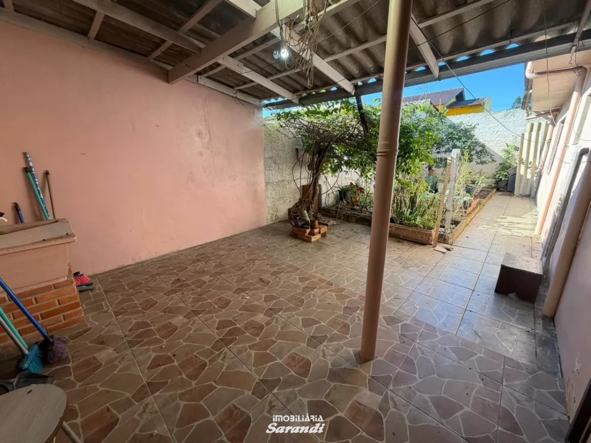 Casa para alugar com 3 dormitórios, suíte, garagem ampla, pátio e edícula, em excelente localização, próxima à Assis Brasil. - Sarandi, Porto Alegre [4258]