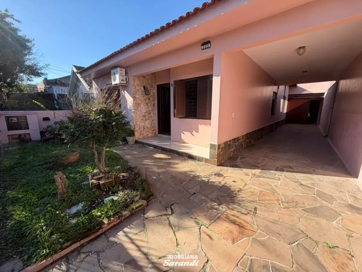 Casa para alugar com 3 dormitórios, suíte, garagem ampla, pátio e edícula, em excelente localização, próxima à Assis Brasil. - Sarandi, Porto Alegre [4258]