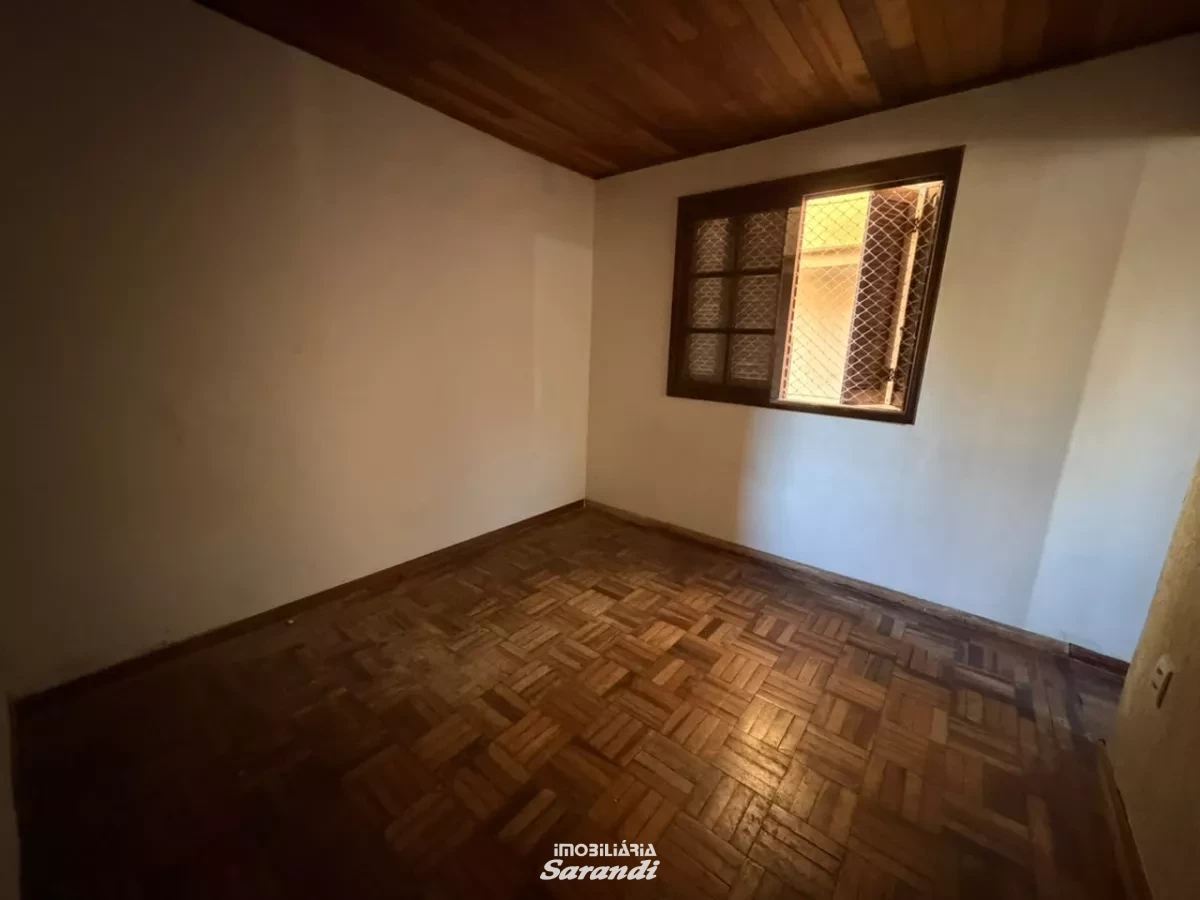 Casa com piscina e 3 dormitórios no bairro Rubem Berta - Rubem Berta, Porto Alegre [4261]