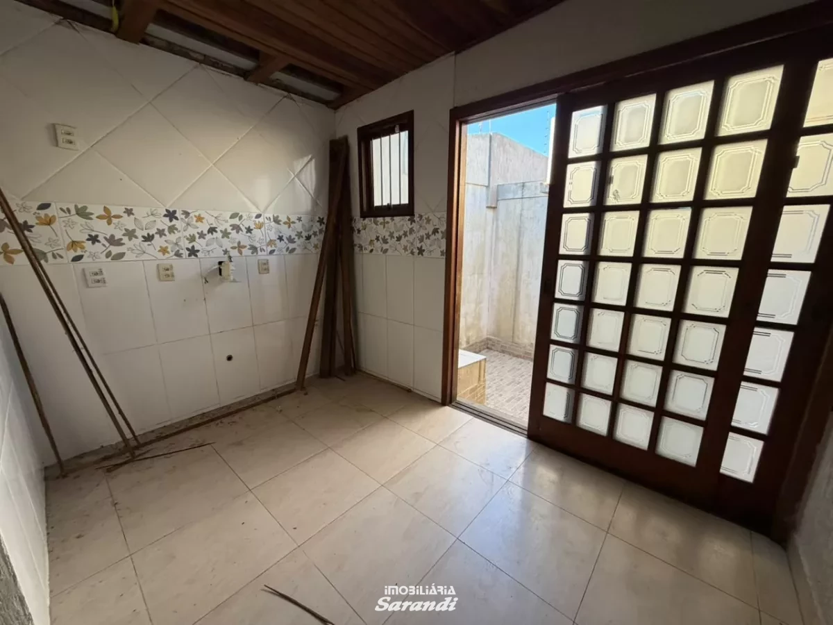 Casa com piscina e 3 dormitórios no bairro Rubem Berta - Rubem Berta, Porto Alegre [4261]