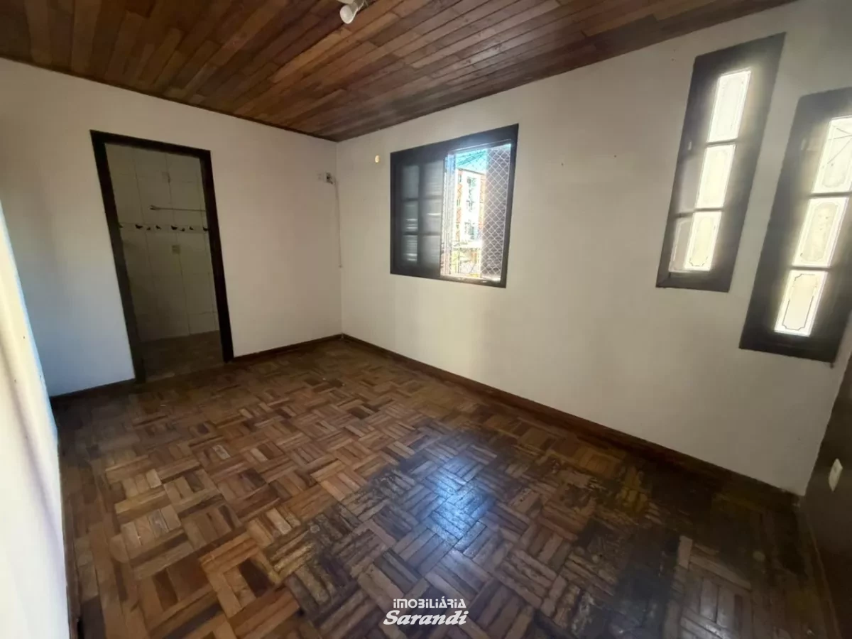 Casa com piscina e 3 dormitórios no bairro Rubem Berta - Rubem Berta, Porto Alegre [4261]