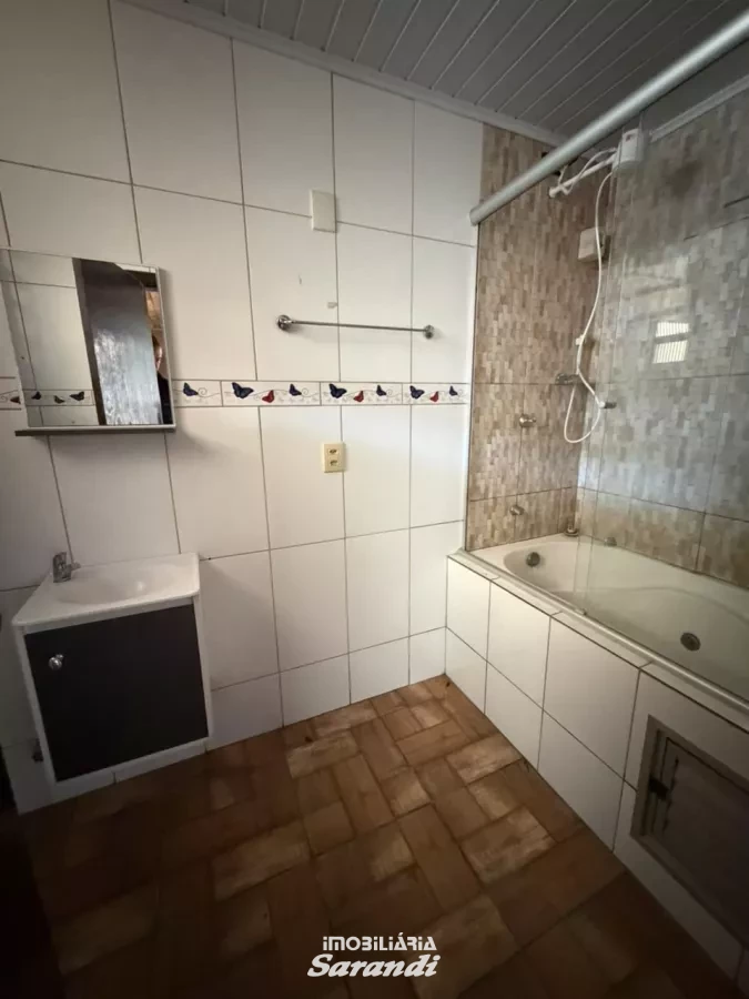 Casa com piscina e 3 dormitórios no bairro Rubem Berta - Rubem Berta, Porto Alegre [4261]
