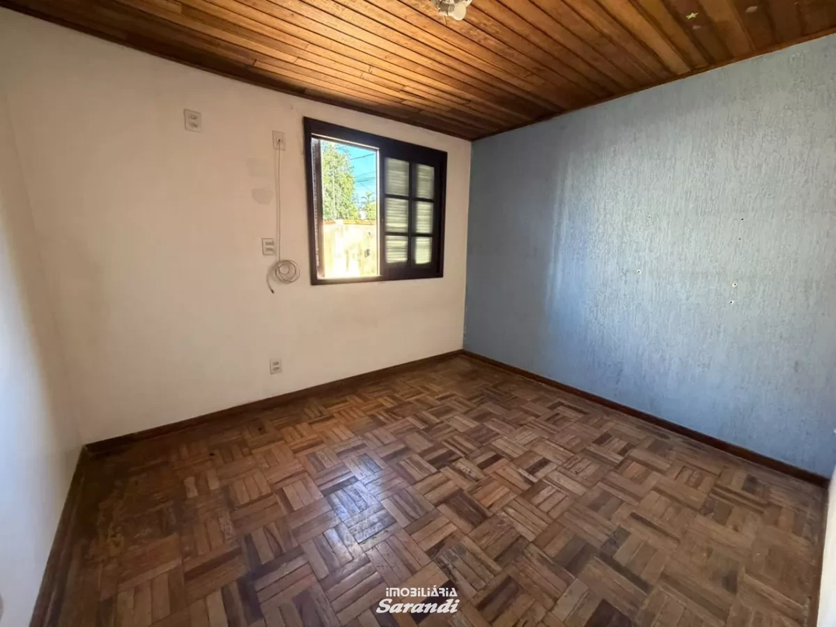 Casa com piscina e 3 dormitórios no bairro Rubem Berta - Rubem Berta, Porto Alegre [4261]