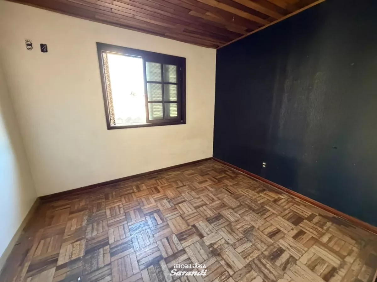 Casa com piscina e 3 dormitórios no bairro Rubem Berta - Rubem Berta, Porto Alegre [4261]