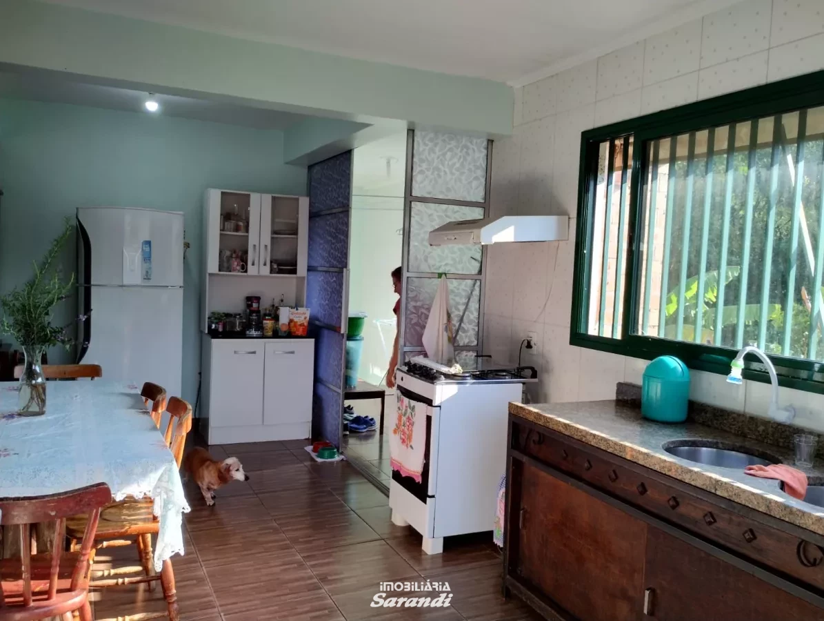 Chácara com área de 1.859m² lote A e Lote B com duas casas construídas, sendo uma habitável com três dormitórios um suíte e demais comodos. - Cascata, Porto Alegre [4262]