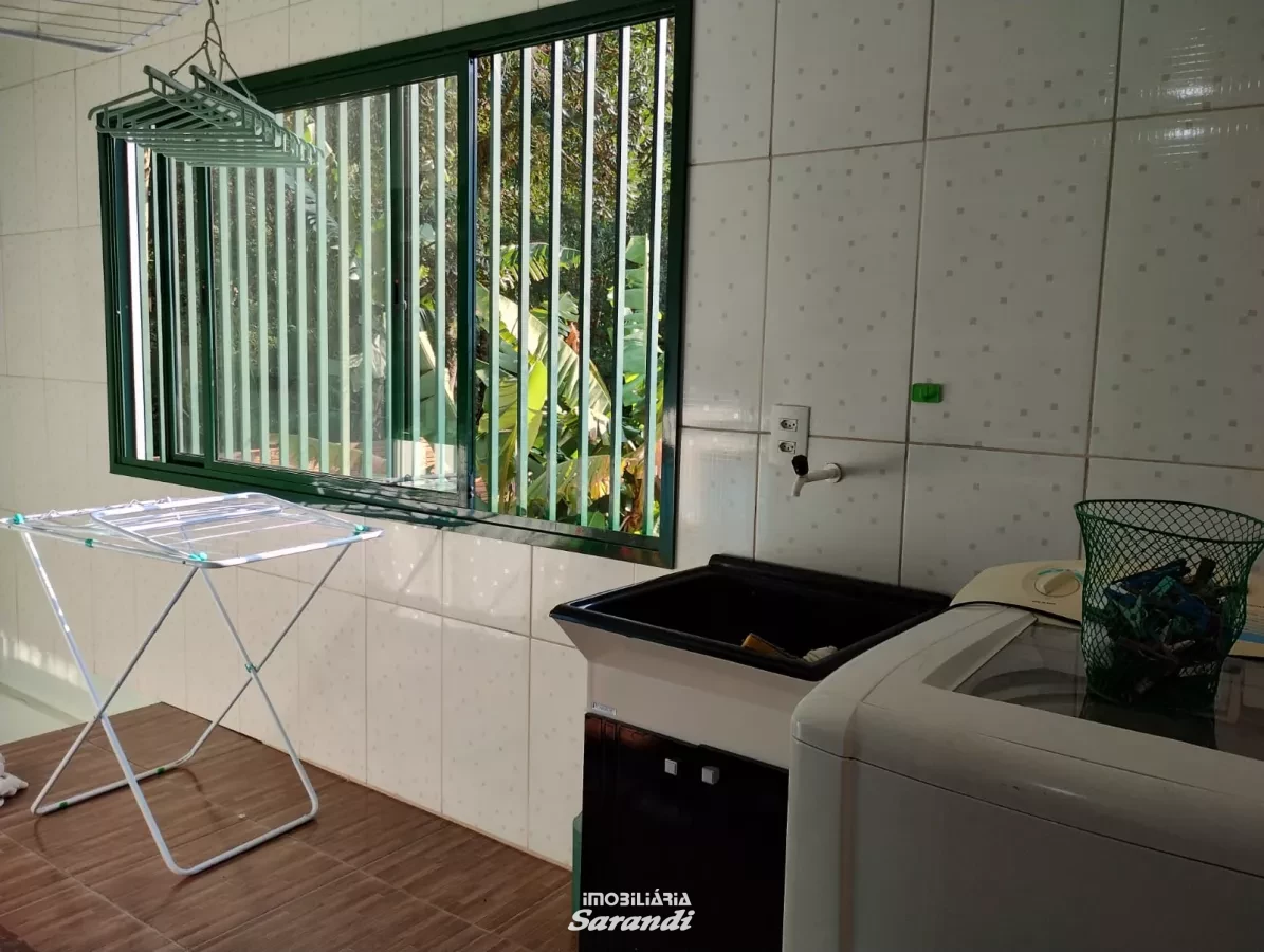 Chácara com área de 1.859m² lote A e Lote B com duas casas construídas, sendo uma habitável com três dormitórios um suíte e demais comodos. - Cascata, Porto Alegre [4262]