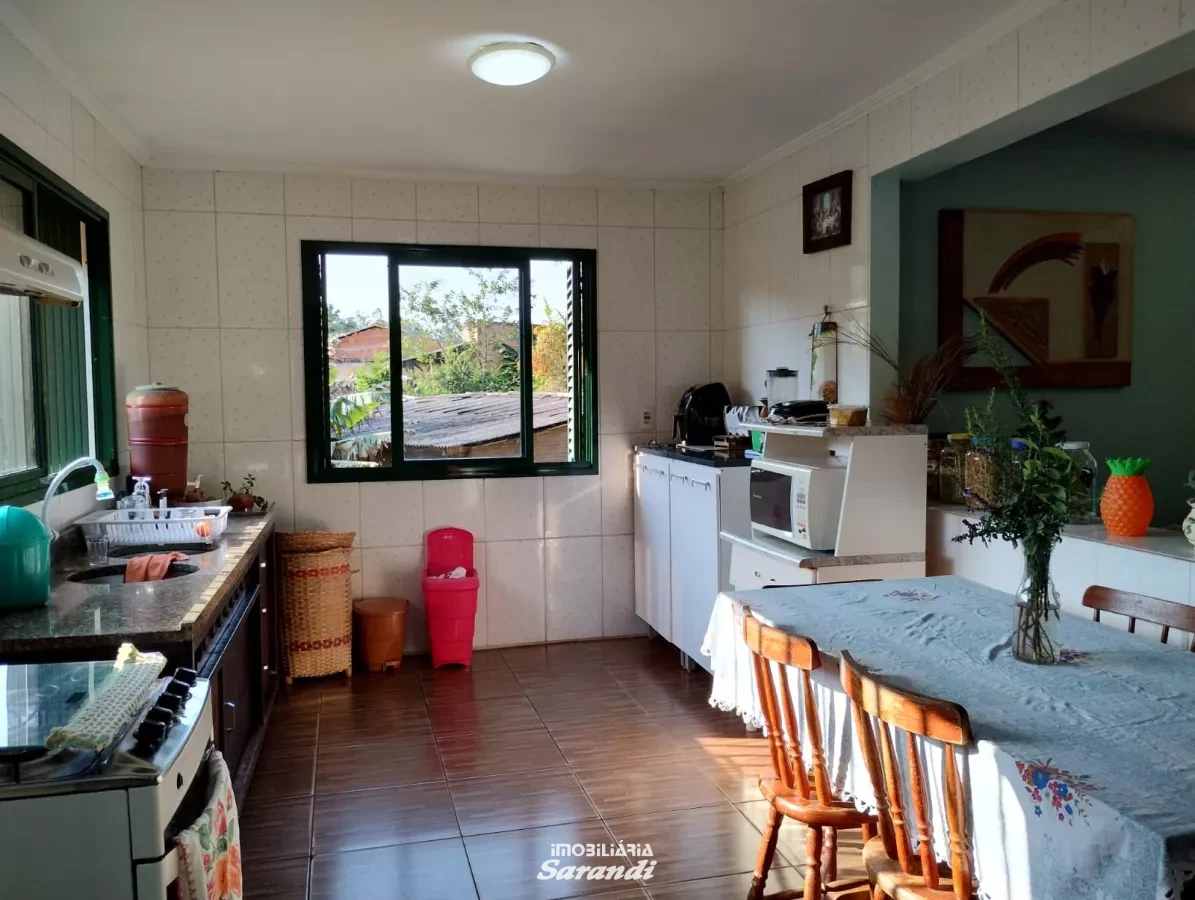 Chácara com área de 1.859m² lote A e Lote B com duas casas construídas, sendo uma habitável com três dormitórios um suíte e demais comodos. - Cascata, Porto Alegre [4262]
