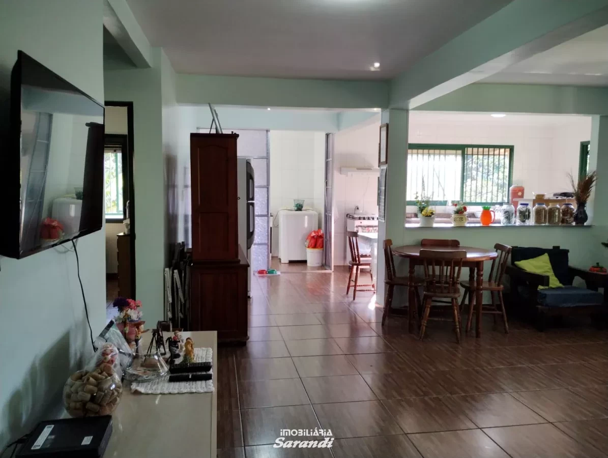 Chácara com área de 1.859m² lote A e Lote B com duas casas construídas, sendo uma habitável com três dormitórios um suíte e demais comodos. - Cascata, Porto Alegre [4262]