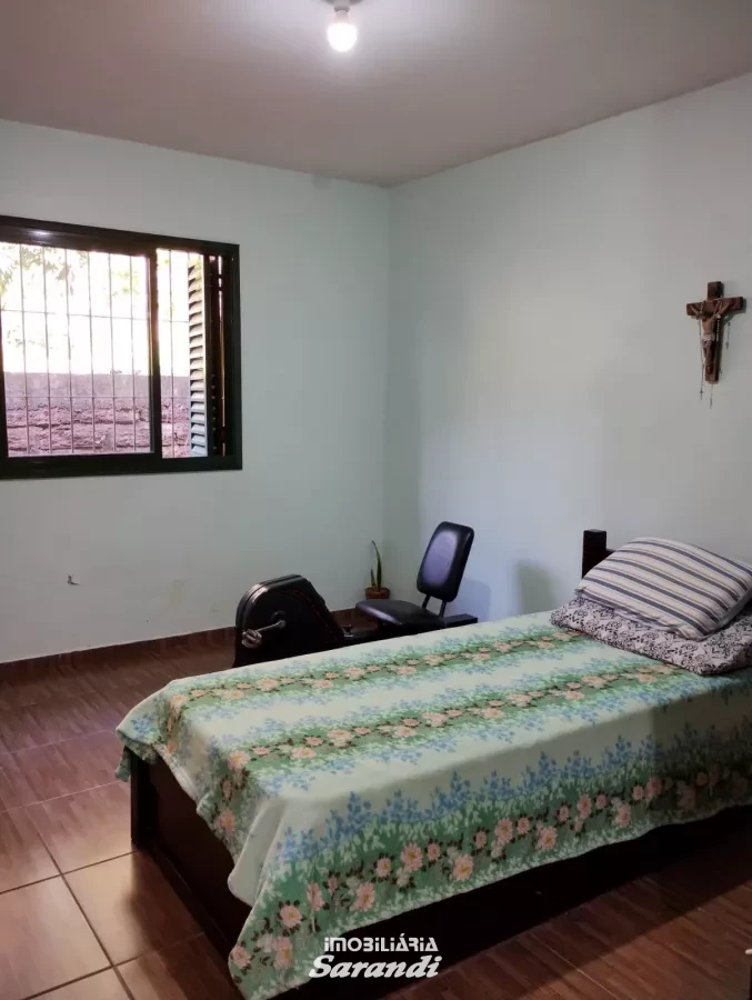 Chácara com área de 1.859m² lote A e Lote B com duas casas construídas, sendo uma habitável com três dormitórios um suíte e demais comodos. - Cascata, Porto Alegre [4262]
