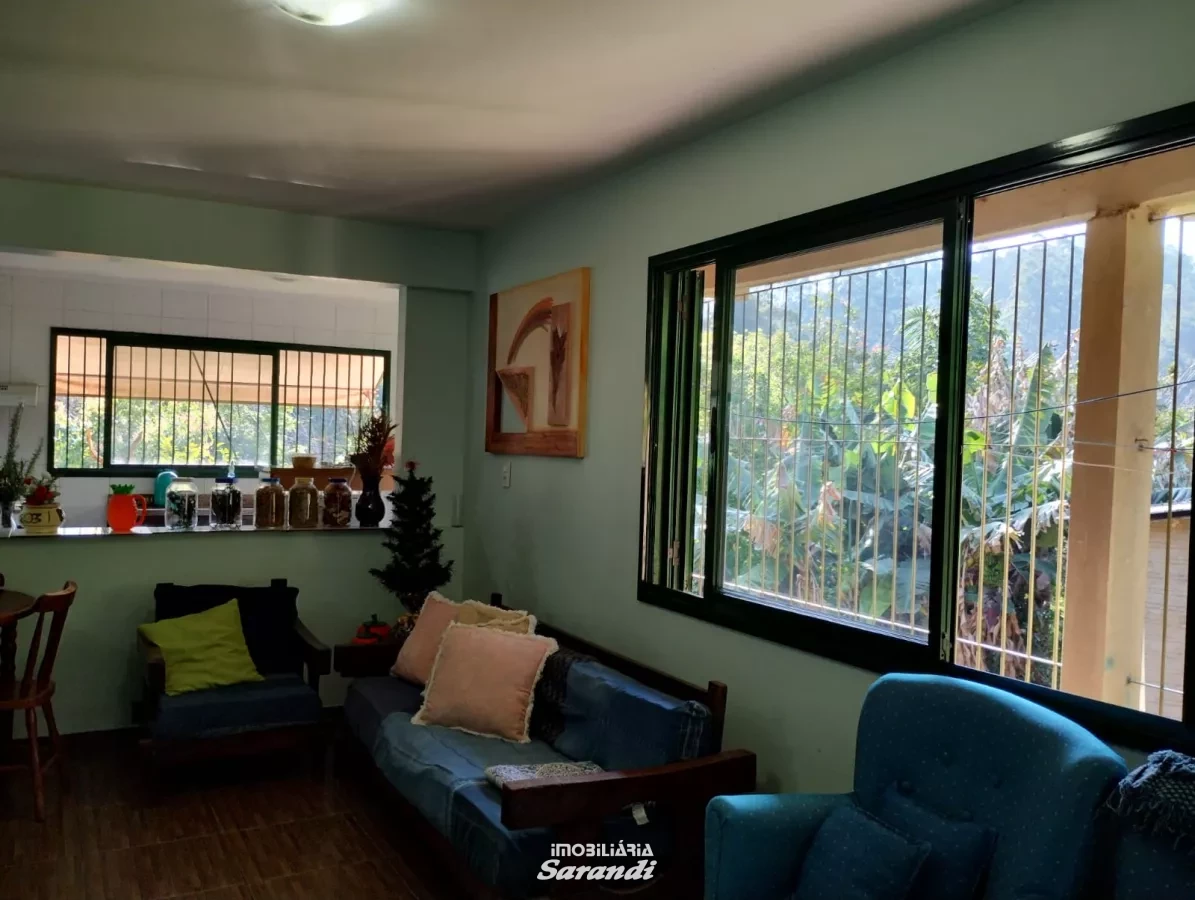 Chácara com área de 1.859m² lote A e Lote B com duas casas construídas, sendo uma habitável com três dormitórios um suíte e demais comodos. - Cascata, Porto Alegre [4262]
