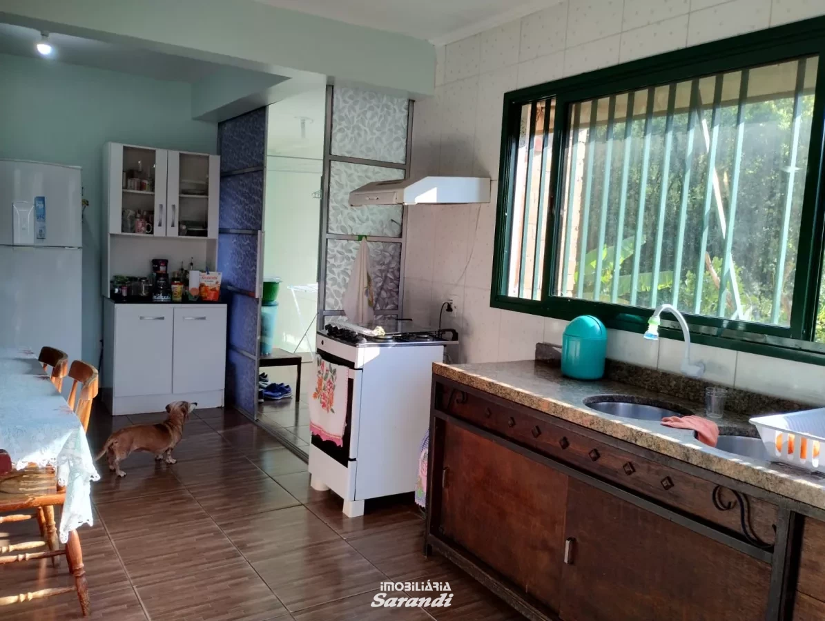 Chácara com área de 1.859m² lote A e Lote B com duas casas construídas, sendo uma habitável com três dormitórios um suíte e demais comodos. - Cascata, Porto Alegre [4262]