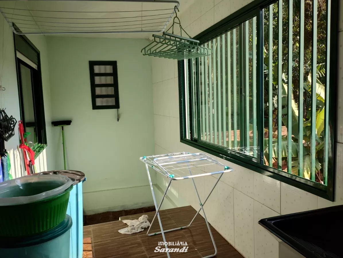 Chácara com área de 1.859m² lote A e Lote B com duas casas construídas, sendo uma habitável com três dormitórios um suíte e demais comodos. - Cascata, Porto Alegre [4262]