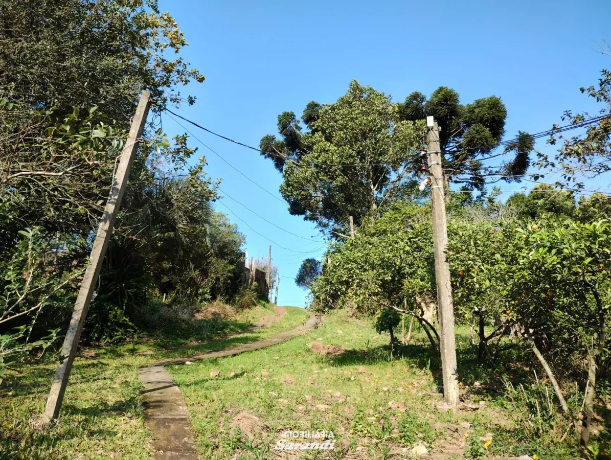 Chácara com área de 1.859m² lote A e Lote B com duas casas construídas, sendo uma habitável com três dormitórios um suíte e demais comodos. - Cascata, Porto Alegre [4262]